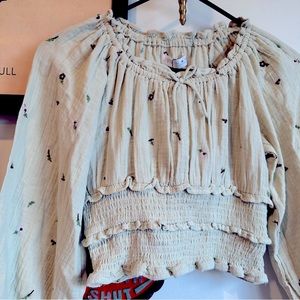 NWT Light green peasant top with small floral detail from Zara